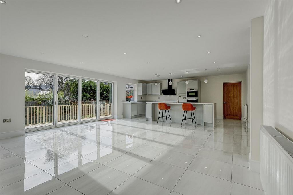 Selborne Road, Crosspool, Sheffield 5 bed detached house for sale £