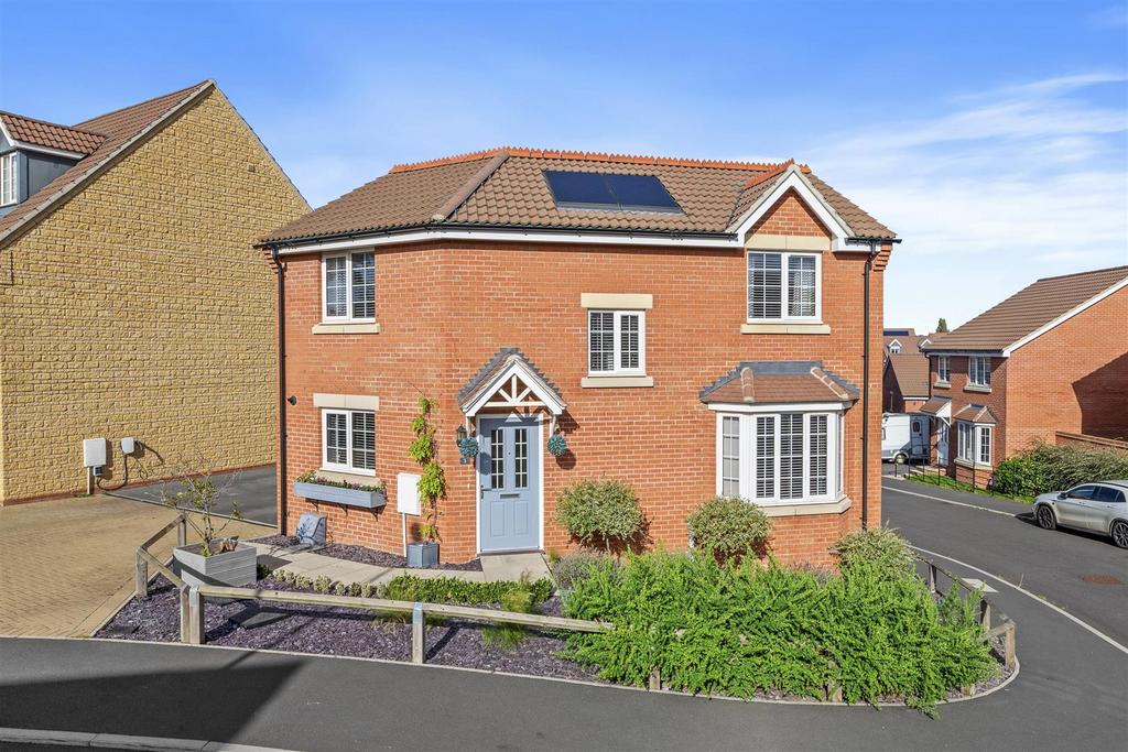 Bootmaker Crescent, Raunds NN9 3 bed detached house for sale £300,000