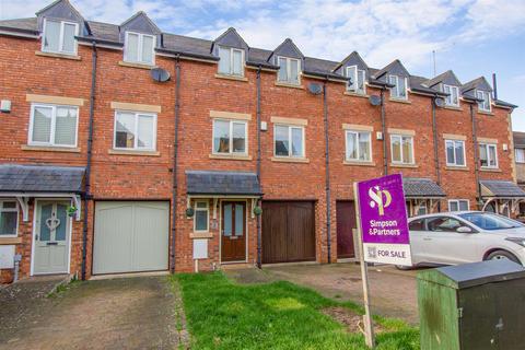 4 bedroom townhouse for sale, Well Street, Finedon NN9