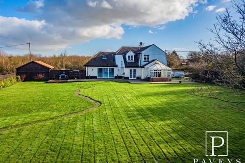 4 bedroom detached house for sale, Kirby Road, Great Holland, Frinton-On-Sea