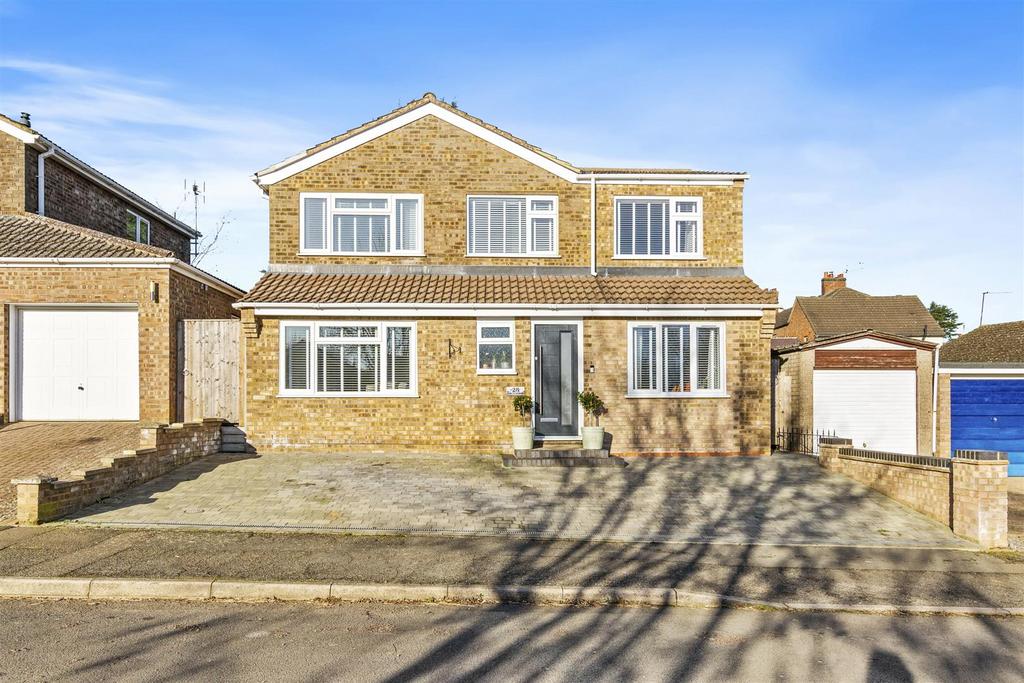 Prince Rupert Avenue, Kettering NN14 5 bed property for sale £410,000