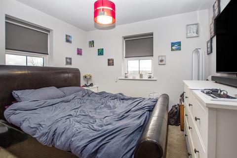 2 bedroom flat for sale, Nina Carroll Way, Kettering NN15