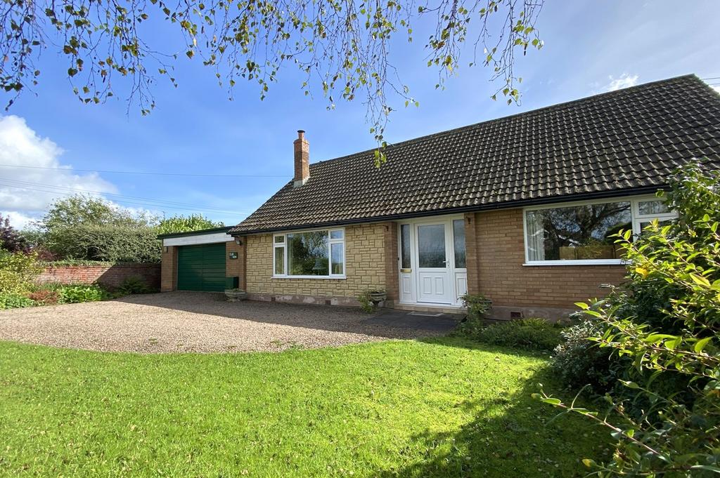 Wacton Lane, Bredenbury, BROMYARD, HR7 3 bed detached bungalow for sale