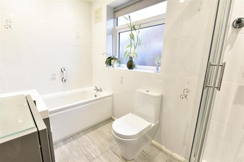 20 Crossways, York, YO10 5JQ