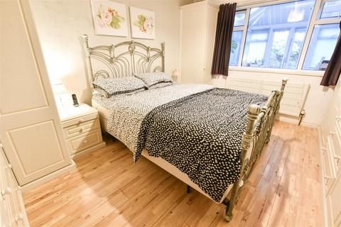 20 Crossways, York, YO10 5JQ