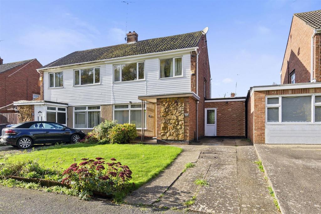 Cheyne Walk, Kettering NN15 3 bed semidetached house £250,000