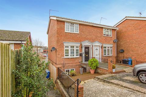 2 bedroom semi-detached house for sale - Leicester Close, Kettering NN16