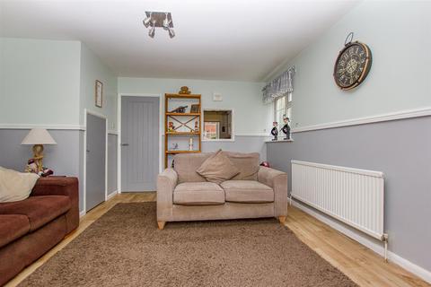 2 bedroom semi-detached house for sale - Leicester Close, Kettering NN16