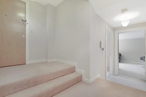 1 bedroom flat for sale, High Road, Buckhurst Hill IG9