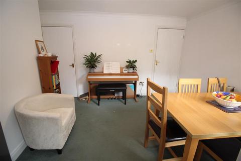 28 Albany Road, Crawley, RH11 7BZ
