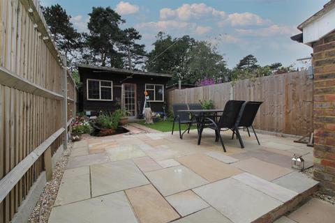 28 Albany Road, Crawley, RH11 7BZ