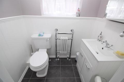 28 Albany Road, Crawley, RH11 7BZ