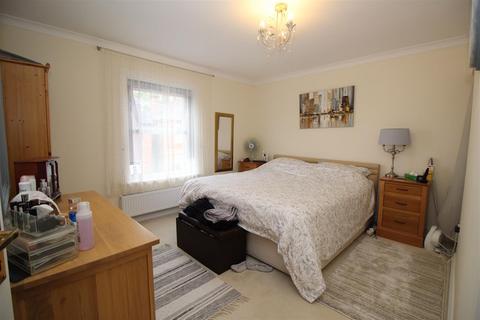 28 Albany Road, Crawley, RH11 7BZ