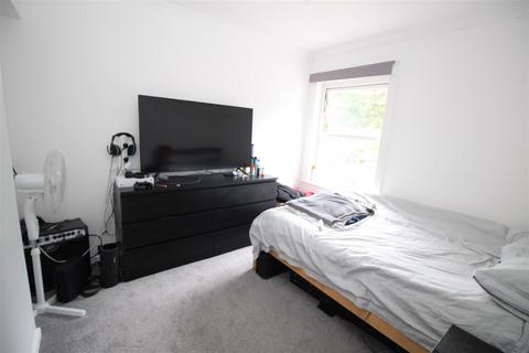 28 Albany Road, Crawley, RH11 7BZ
