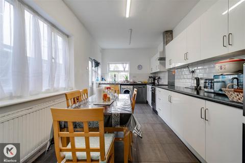 3 bedroom end of terrace house for sale, Fox Hollies Road, Birmingham B27