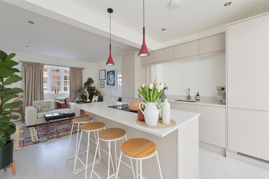 Salisbury Road, Banstead 4 bed semidetached house for sale £780,000