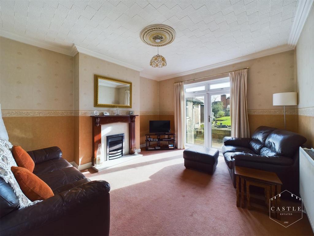 Sitting/dining room