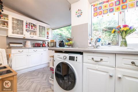 84 Cateswell Road, Hall Green, Birmingham, B28 8NA