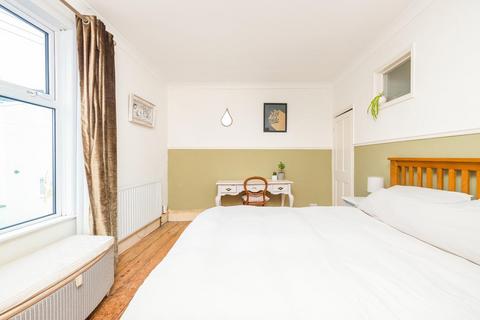 27 Hebron Road, Bristol, BS3 3AD
