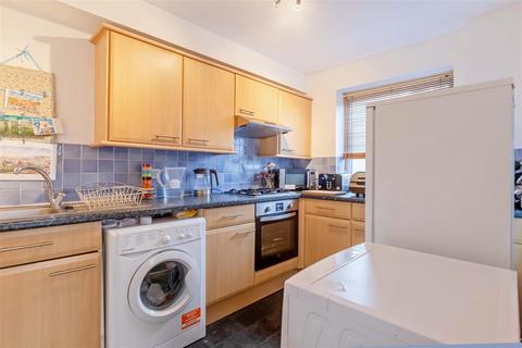 2 bedroom flat for sale, Northcourt Road, Worthing