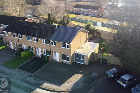 3 bedroom end of terrace house for sale, Nethercote Gardens, Solihull B90