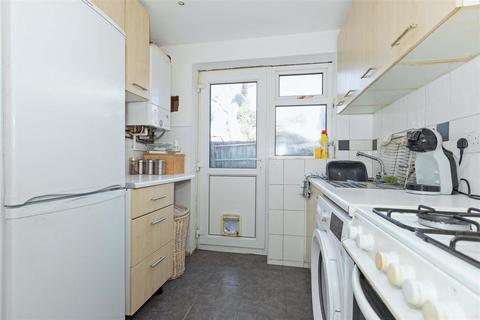 3 bedroom end of terrace house for sale, Taw Close, Worthing