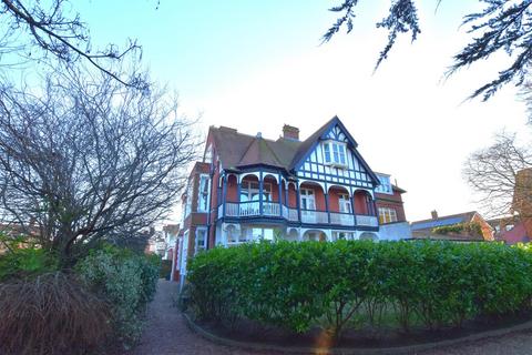 2 bedroom apartment for sale, Cliff Avenue, Cromer