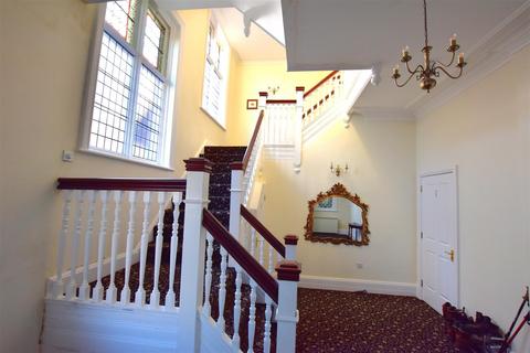 2 bedroom apartment for sale, Cliff Avenue, Cromer