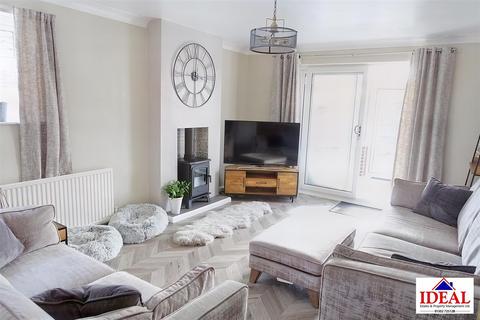 12 Harmby Close, Skellow, Doncaster, DN6 8PA
