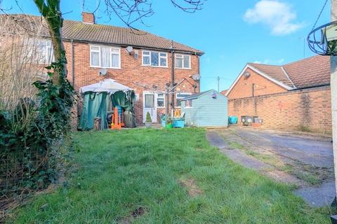 39 Oak Way, Feltham, TW14 8AT