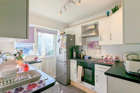 39 Oak Way, Feltham, TW14 8AT