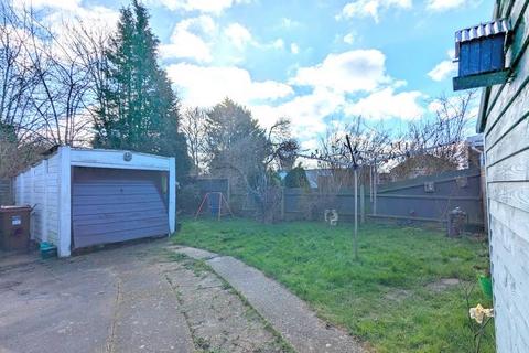 39 Oak Way, Feltham, TW14 8AT