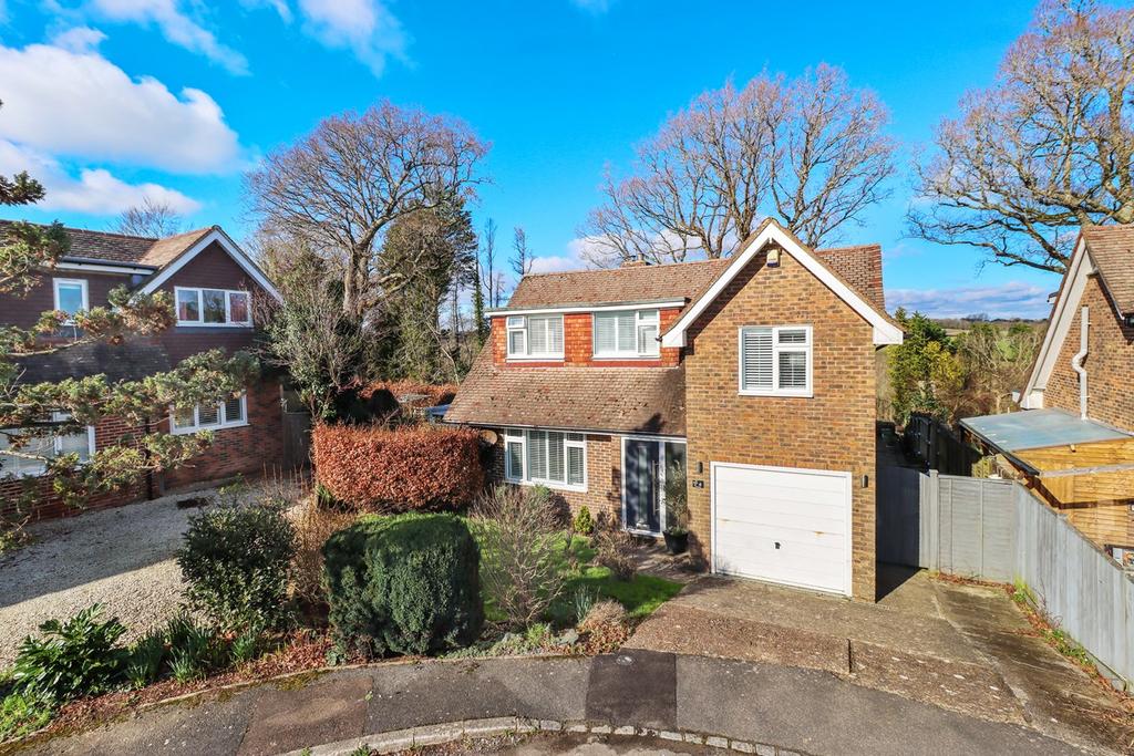 Battle Gates, Battle, TN33 4 bed detached house for sale £579,950