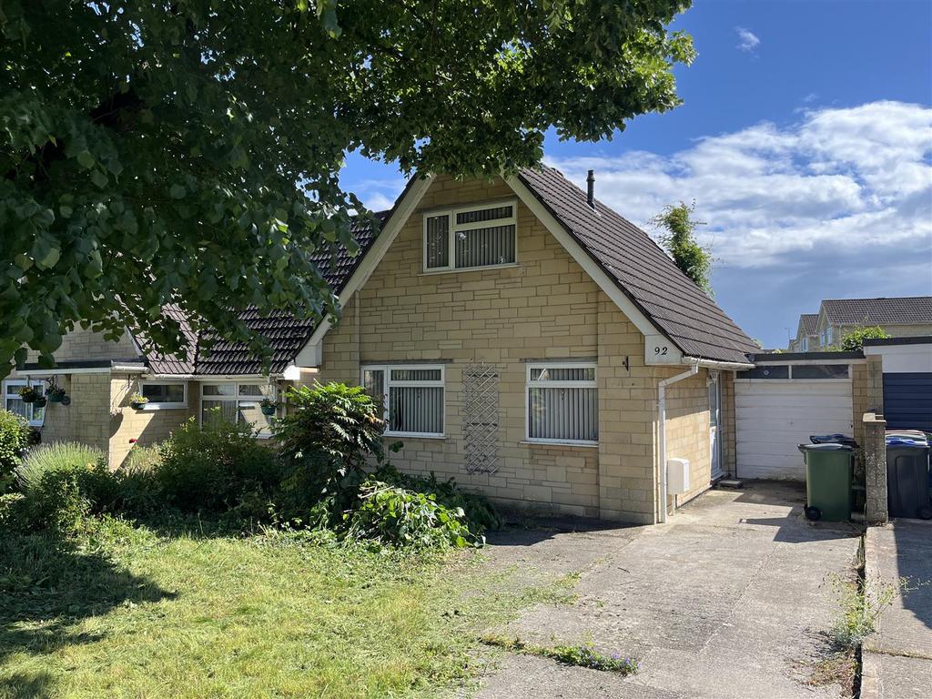 Queens Crescent, Chippenham 3 bed detached bungalow for sale £335,000