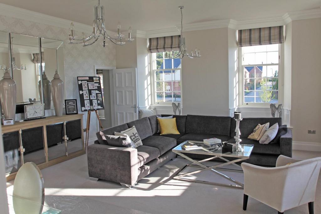 Sitting/Dining Room