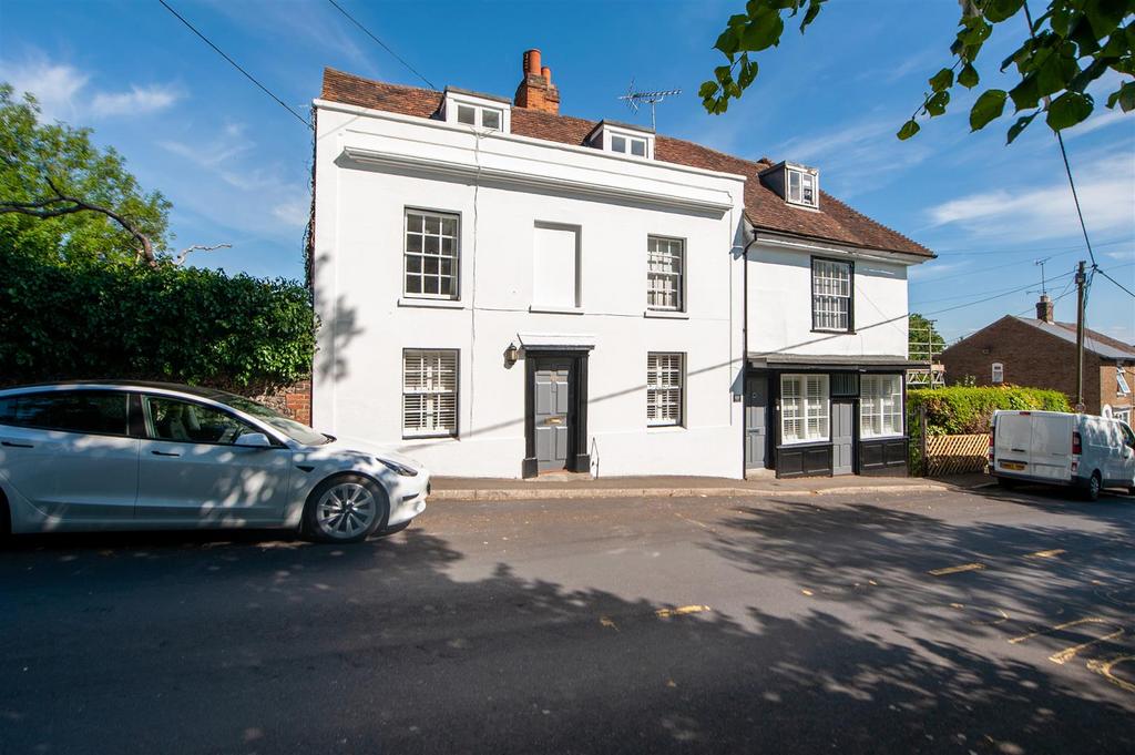 The Street, Detling, Maidstone 4 bed semidetached house for sale £