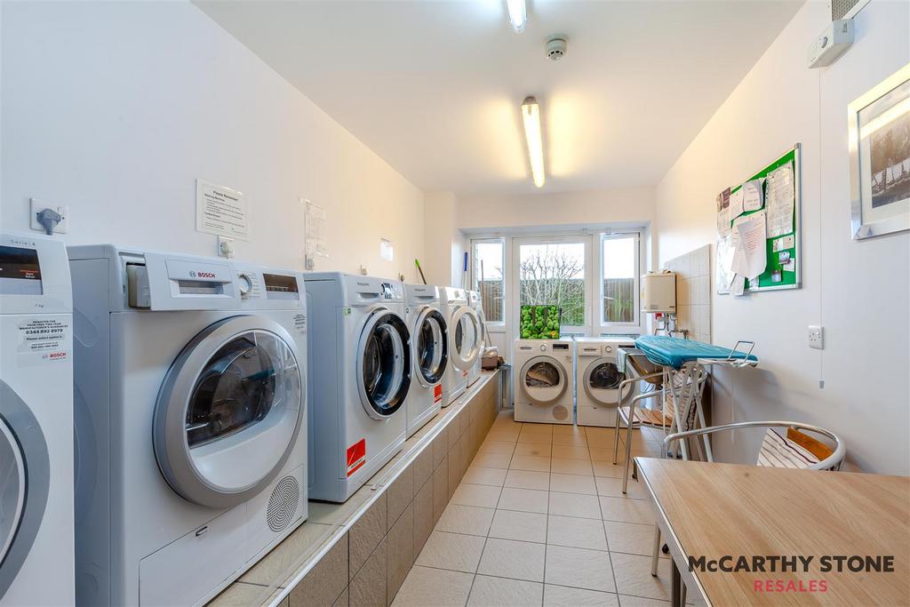 8585174-interior13.jpg