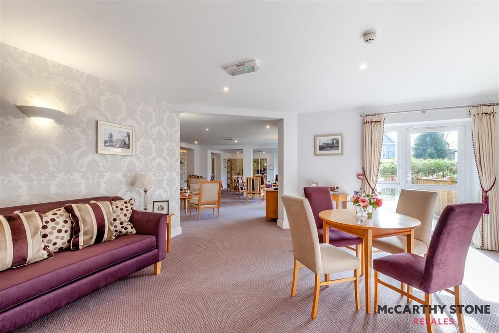 8585174-interior14.jpg
