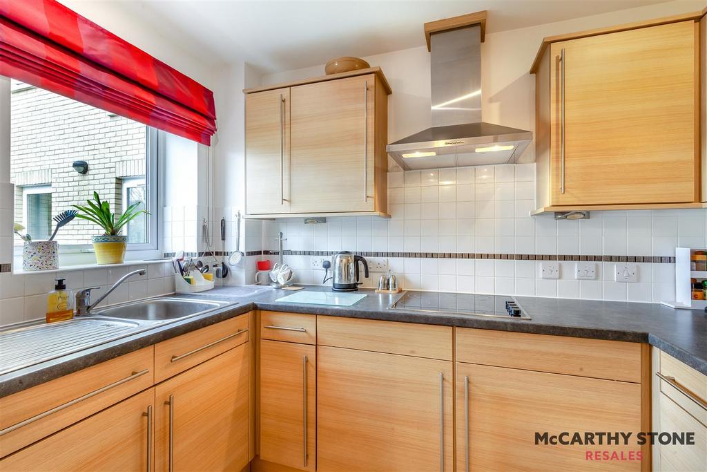 8585174-interior04.jpg