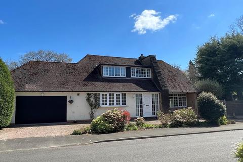 3 bedroom detached bungalow for sale - Chartwell Drive, Four Oaks, Sutton Coldfield