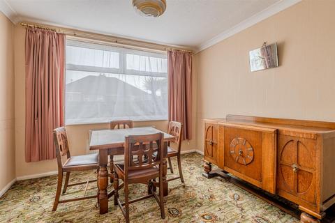 3 bedroom semi-detached house for sale - Manor Park Grove, Rawcliffe, York, YO30 5UE