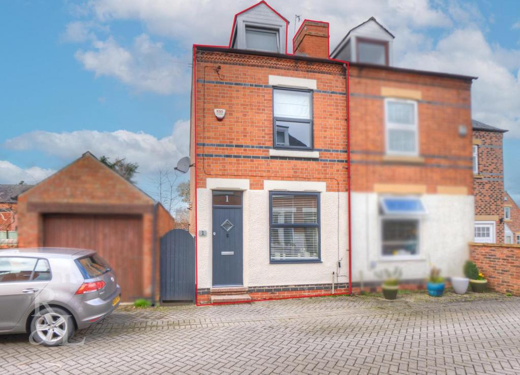Clifton Avenue, Ruddington, Nottingham 3 bed semidetached house for