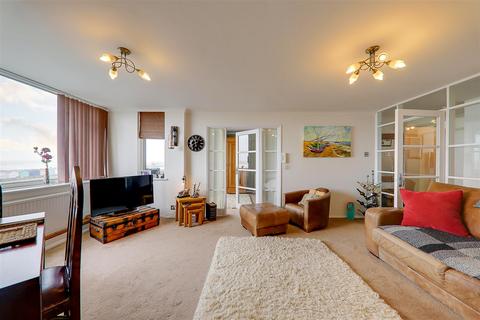 2 bedroom flat for sale, The Haven, Brighton Road, Lancing