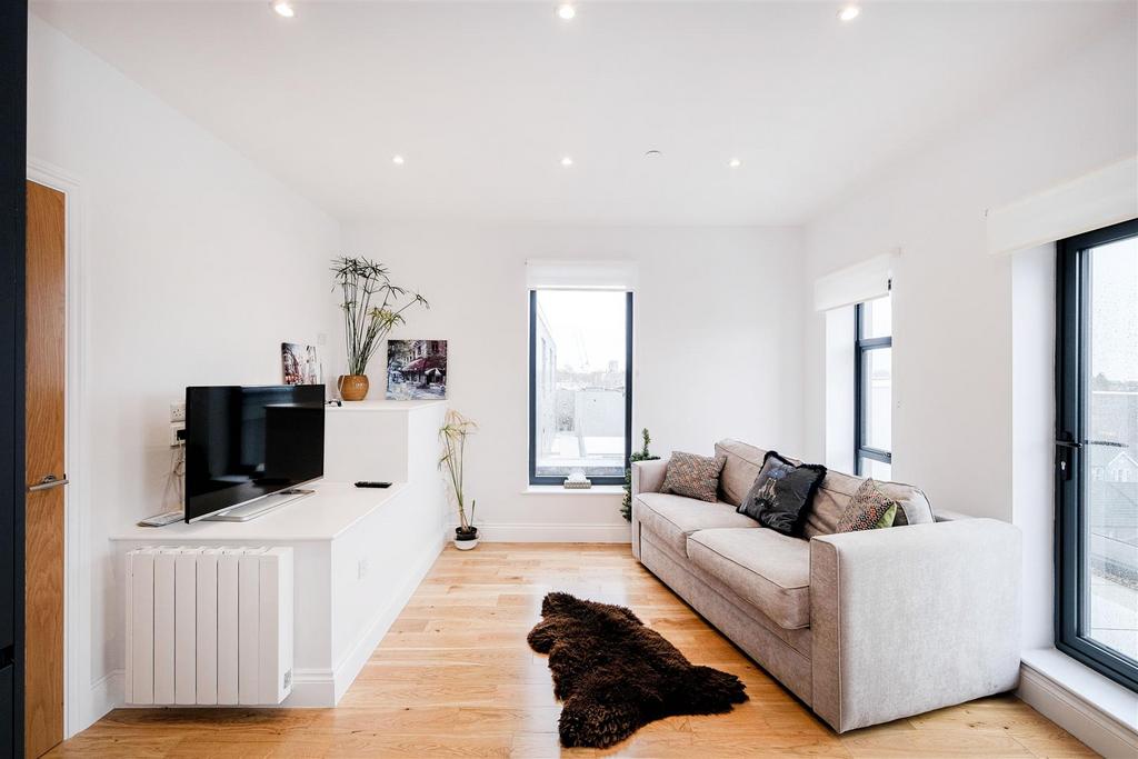 House in Walthamstow - More