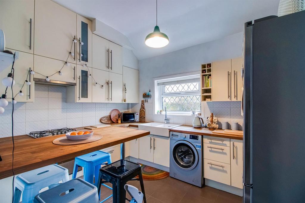 Headlands Road, Ossett WF5 3 bed townhouse for sale £185,000