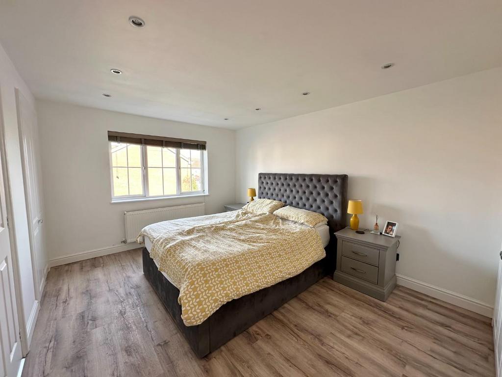 Bedroom 1.jpg