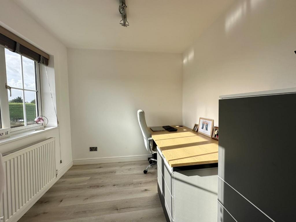 Bedroom 4.jpg