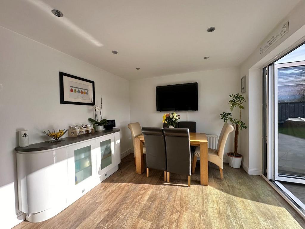 Dining room.jpg