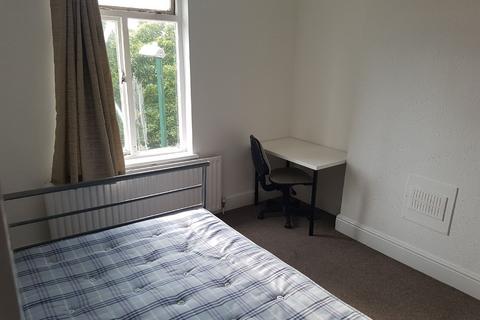 3 bedroom flat to rent, Nottingham NG7