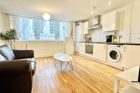1 bedroom apartment for sale, Sovereign Chambers, Temple Lane